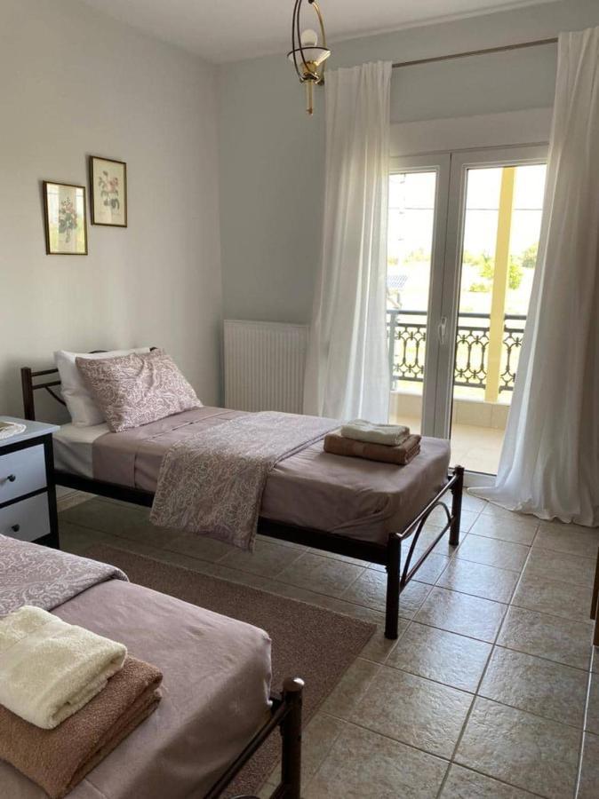 Polys Apartment And Paraskevi Studio With View بتولمايذا المظهر الخارجي الصورة