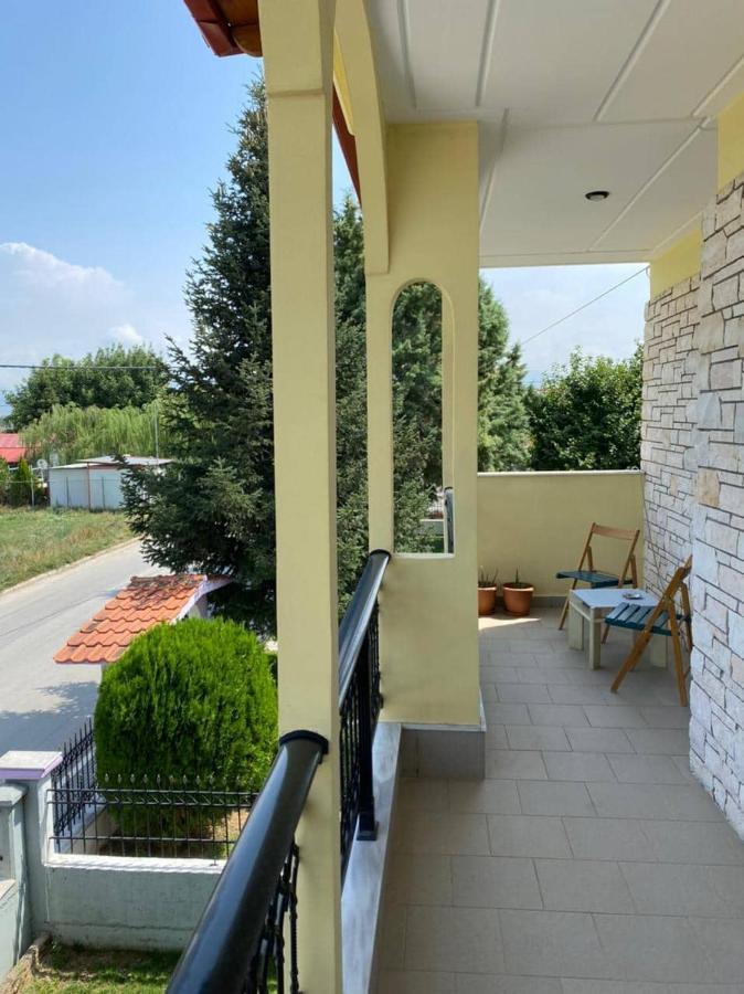 Polys Apartment And Paraskevi Studio With View بتولمايذا المظهر الخارجي الصورة