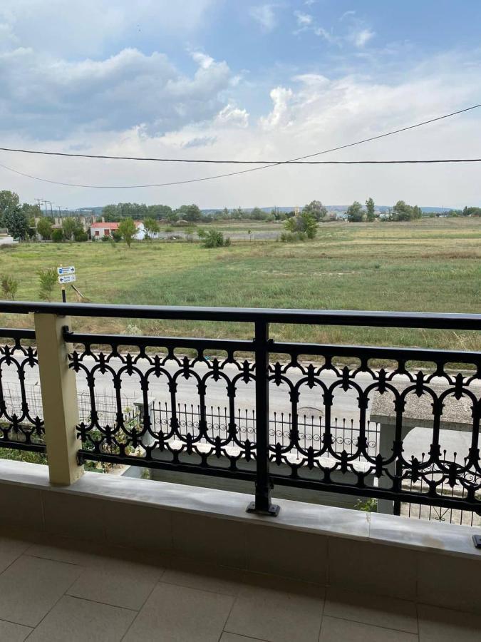 Polys Apartment And Paraskevi Studio With View بتولمايذا المظهر الخارجي الصورة