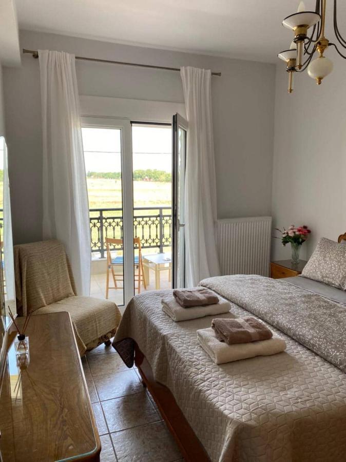 Polys Apartment And Paraskevi Studio With View بتولمايذا المظهر الخارجي الصورة