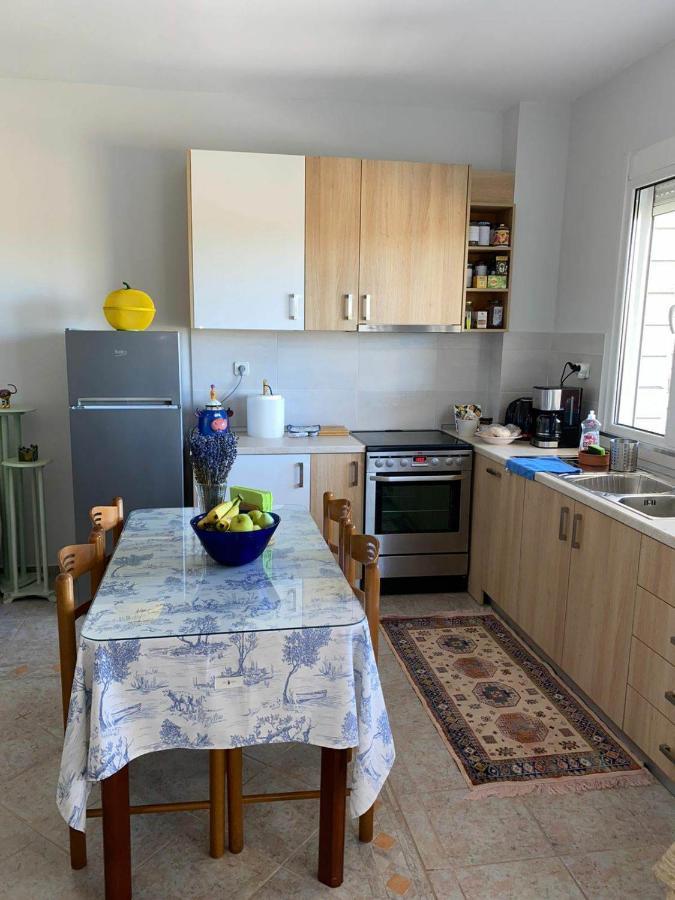 Polys Apartment And Paraskevi Studio With View بتولمايذا المظهر الخارجي الصورة