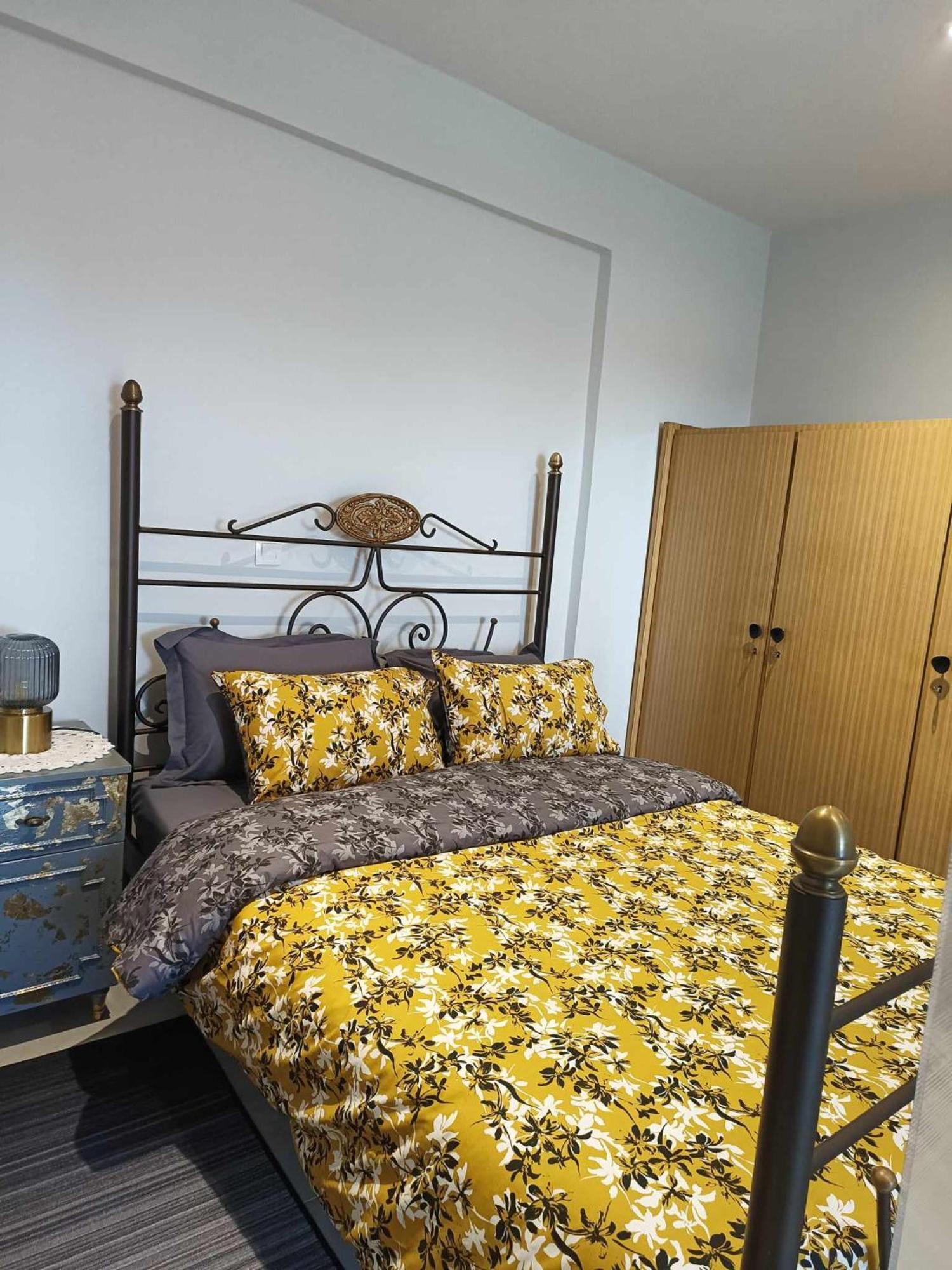 Polys Apartment And Paraskevi Studio With View بتولمايذا المظهر الخارجي الصورة