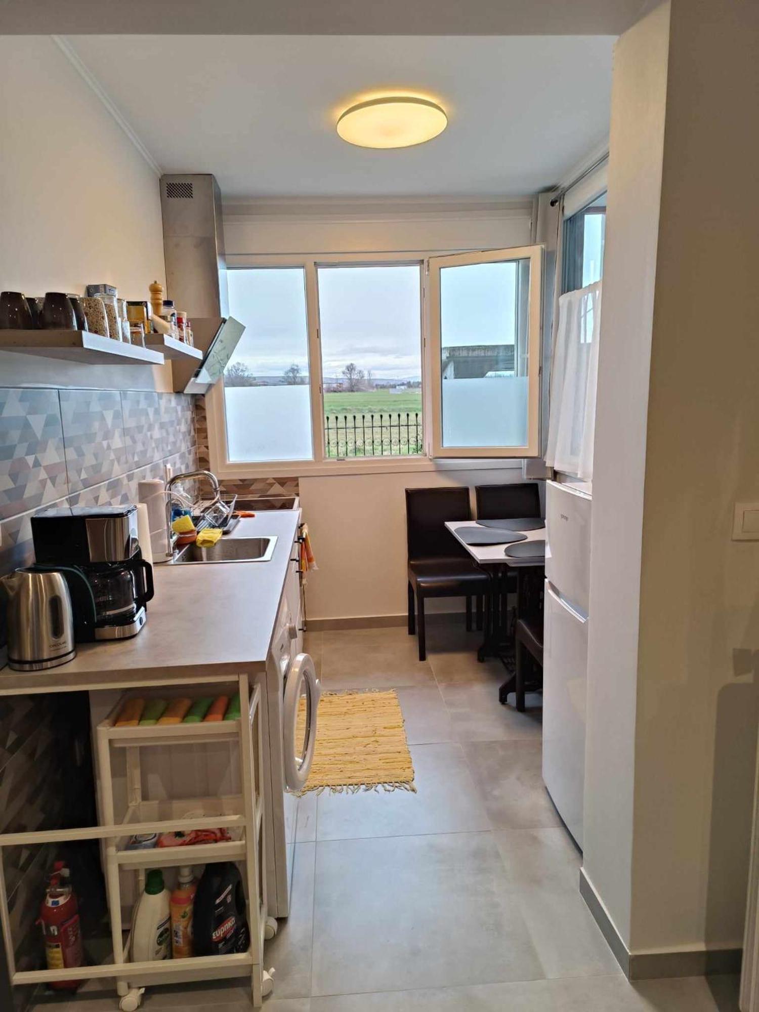 Polys Apartment And Paraskevi Studio With View بتولمايذا المظهر الخارجي الصورة