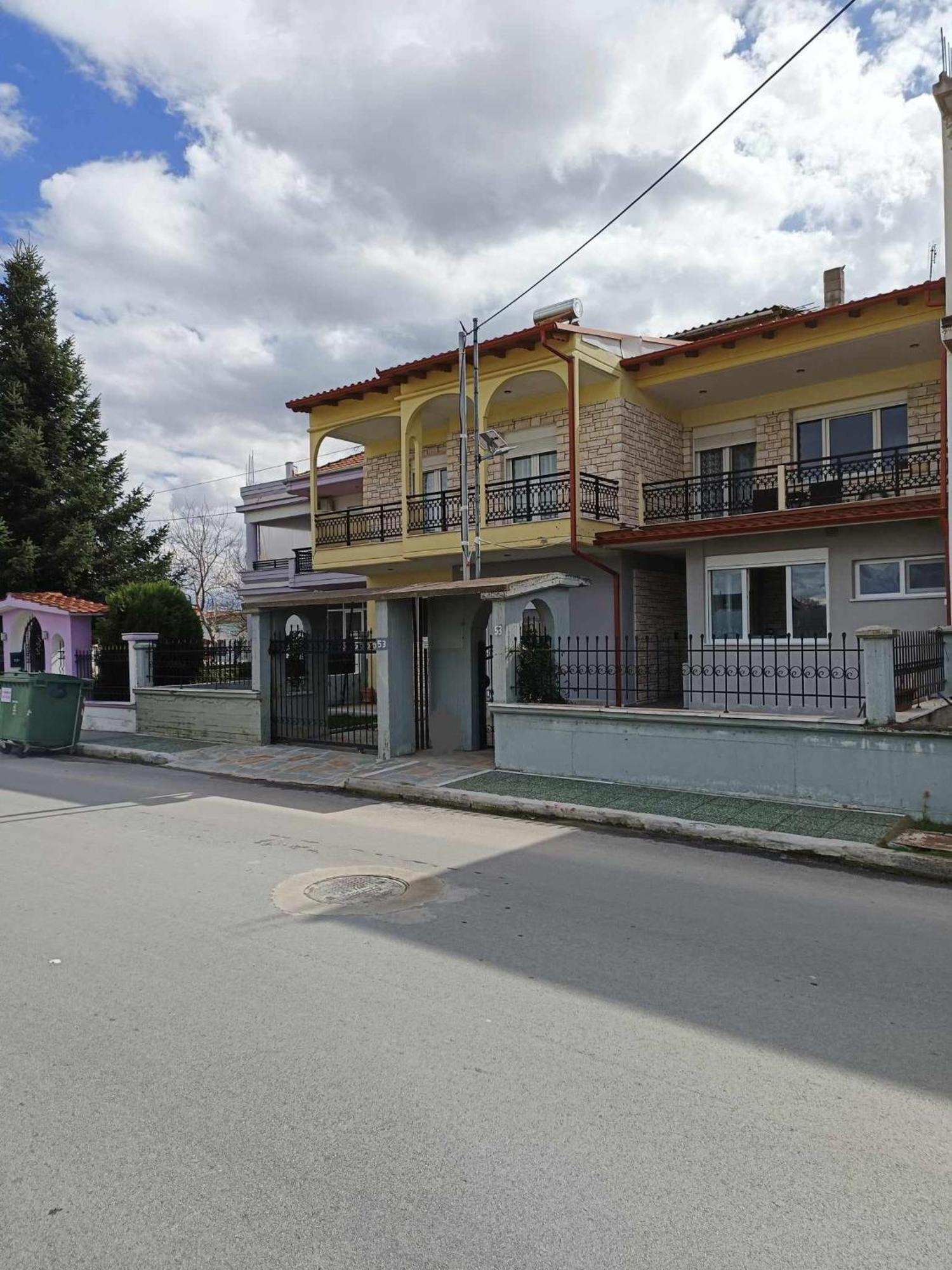 Polys Apartment And Paraskevi Studio With View بتولمايذا المظهر الخارجي الصورة