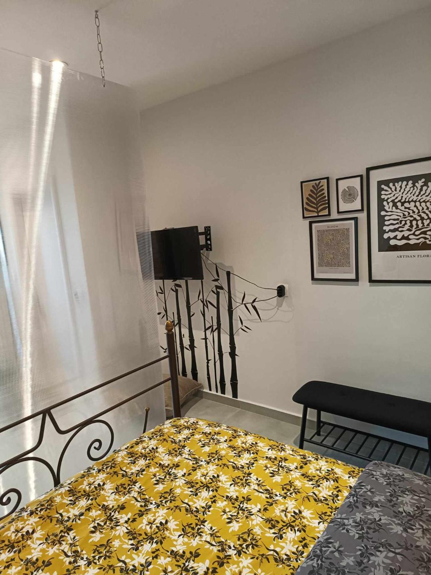 Polys Apartment And Paraskevi Studio With View بتولمايذا المظهر الخارجي الصورة